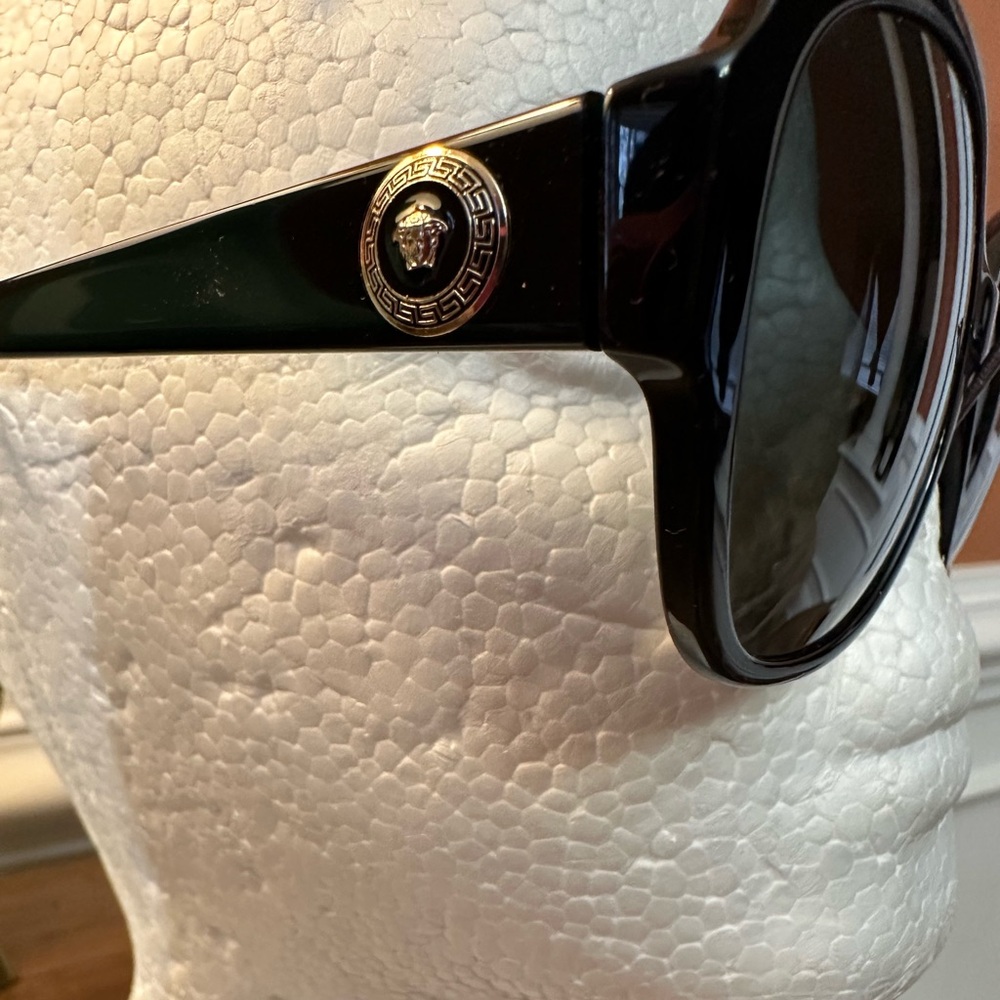 VERSACE SUNGLASSES 😎 MADE IN ITALY 🇮🇹